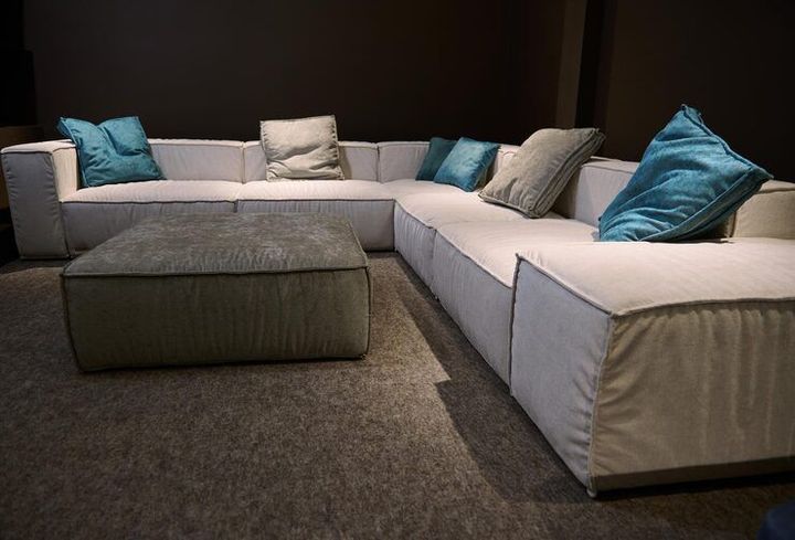 Deep-Seating Lounge Sofa Sets: Guide to Designs, Materials, Cushions, and Features