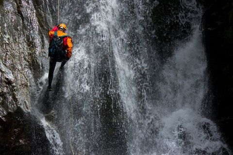 Waterfall Rappelling: Discover Natural Canyons, Waterfall Routes, and Technical Skills